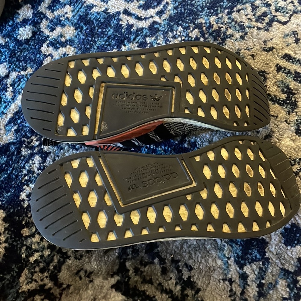 Adidas NMD R2 - Picture 4 of 4